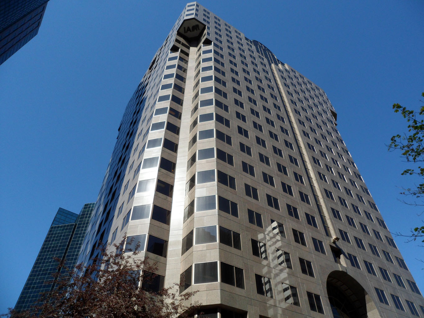 Regus - 2000 McGill College